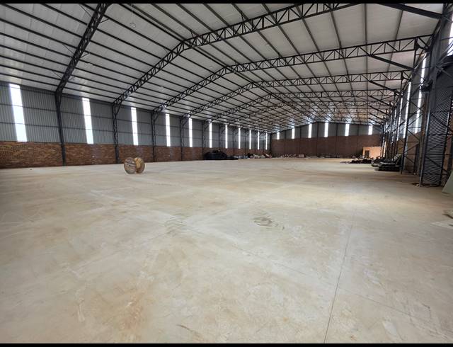 2,531M² WAREHOUSE TO LET IN AEROTON